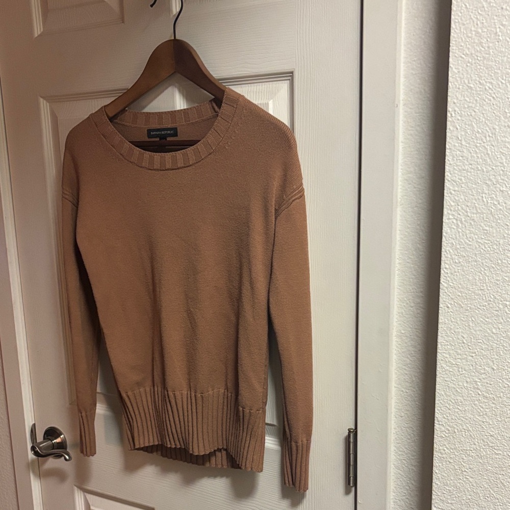Banana Republic Women's Brown Crew Neck Sweater